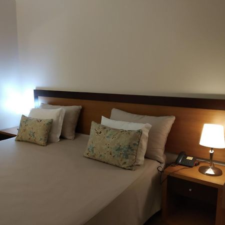 Malaika Hotel Bissau Buitenkant foto
