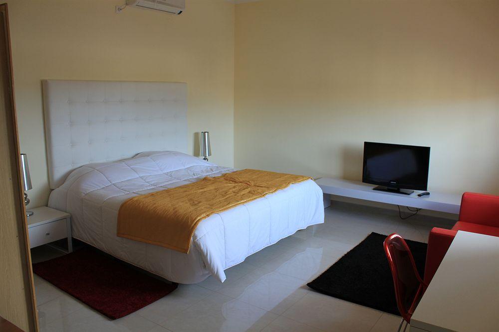 Malaika Hotel Bissau Buitenkant foto