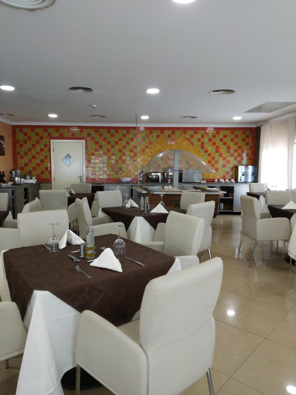 Malaika Hotel Bissau Buitenkant foto