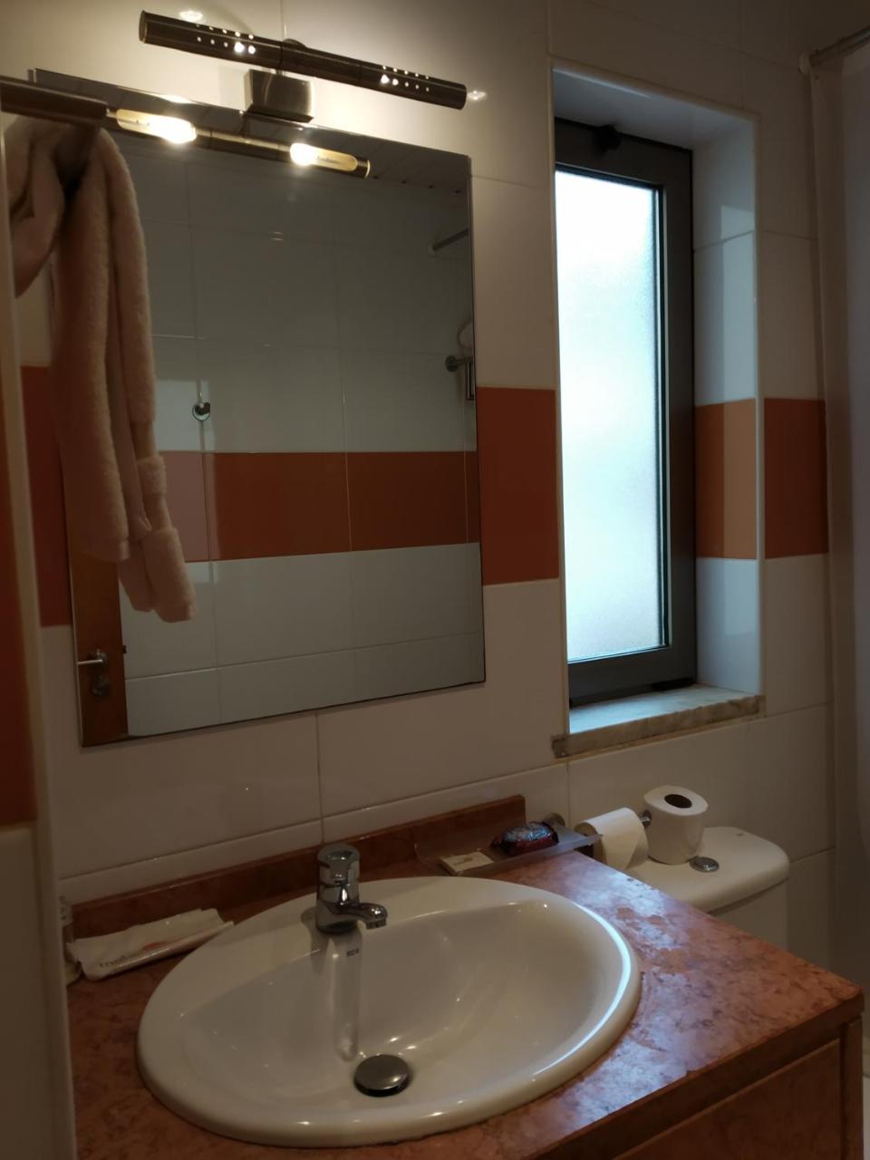 Malaika Hotel Bissau Buitenkant foto