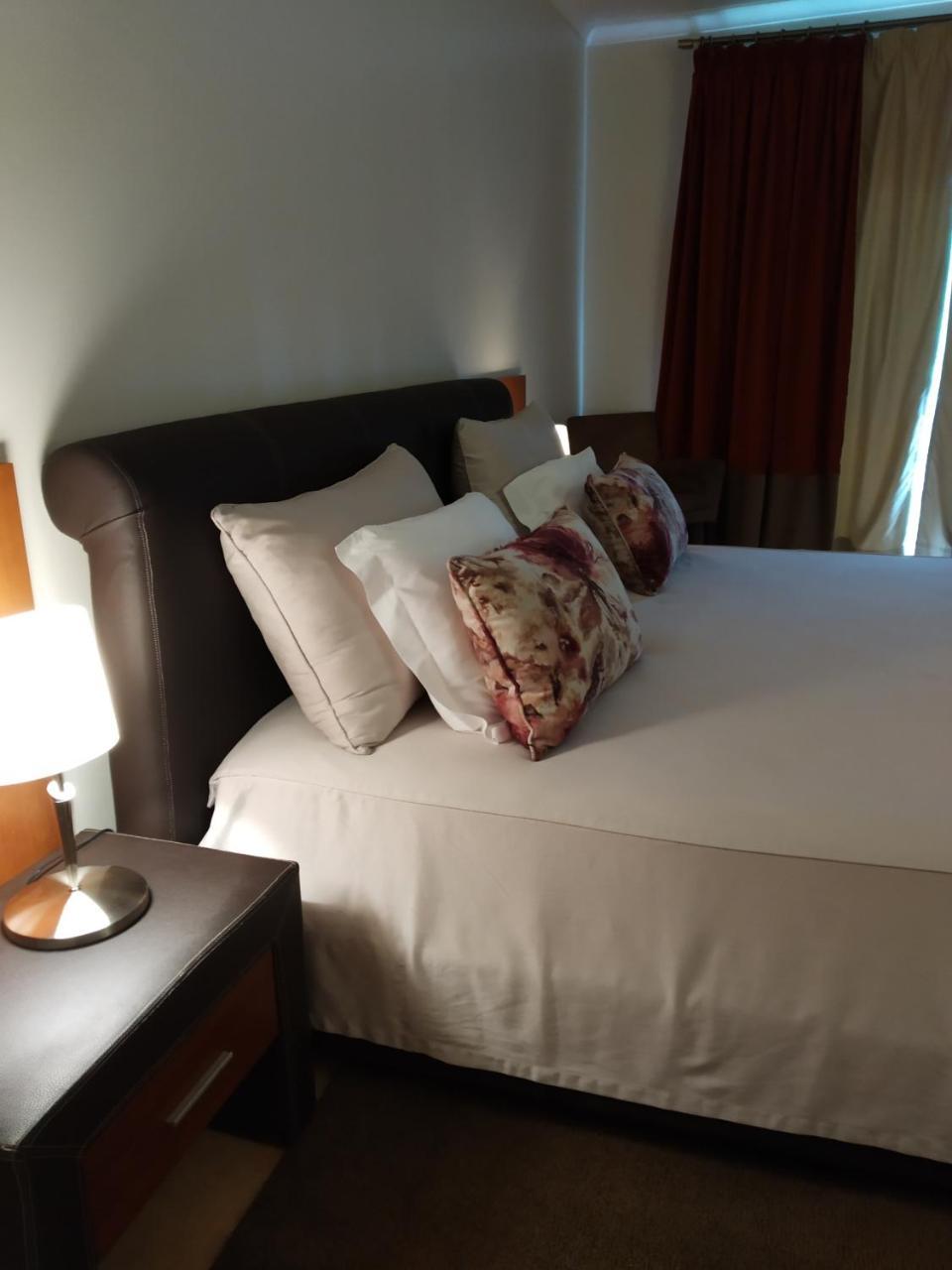 Malaika Hotel Bissau Buitenkant foto