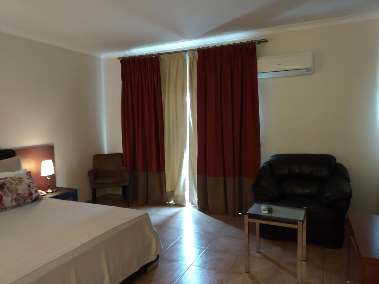 Malaika Hotel Bissau Buitenkant foto